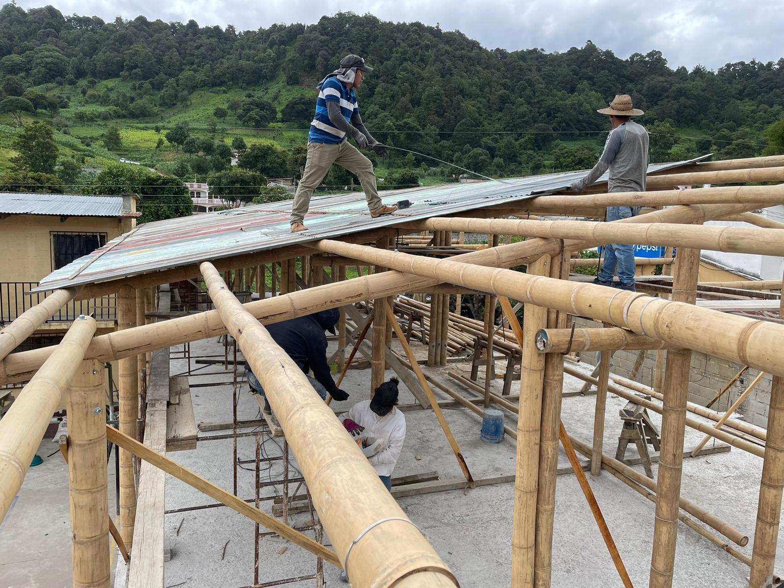 Dachkonstruktion der Grundschule in Monte Mercedes