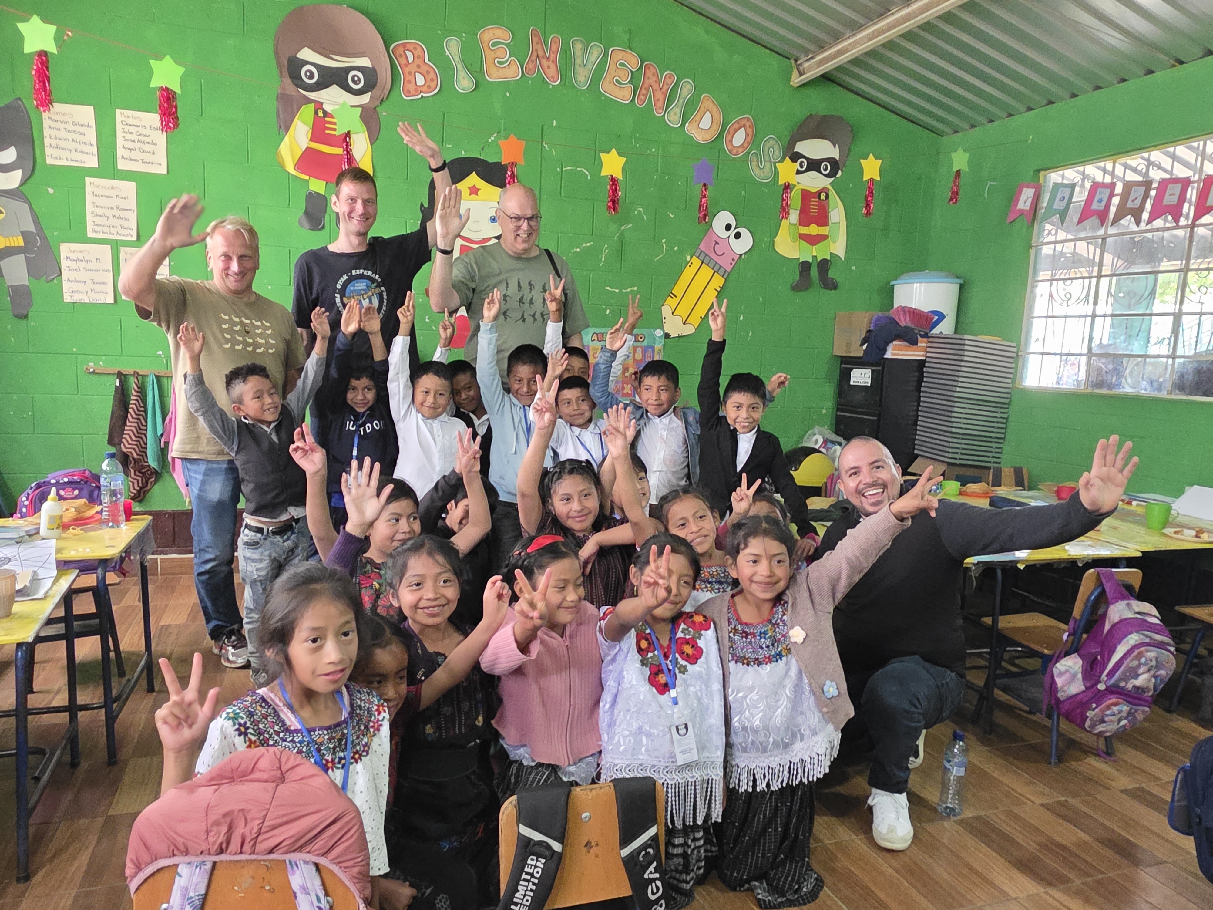 Mitglieder der diesjährigen Reisegruppe, die El Xolbé besucht hat.